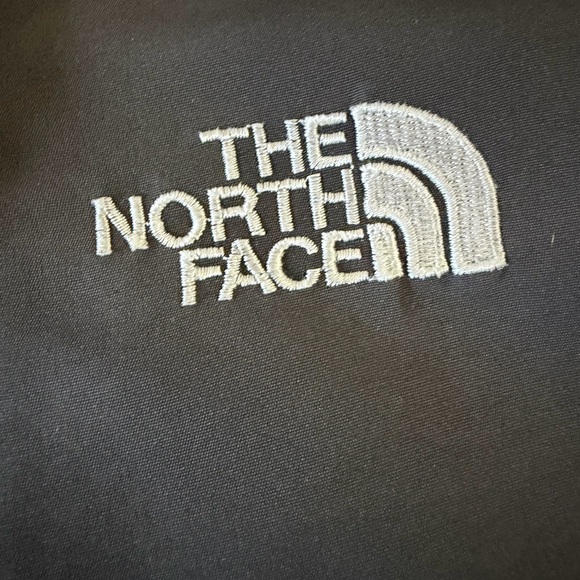 The North Face Pink Polartec Fleece Jacket   In Bright Pink and Gray Size Small - Picture 3 of 7